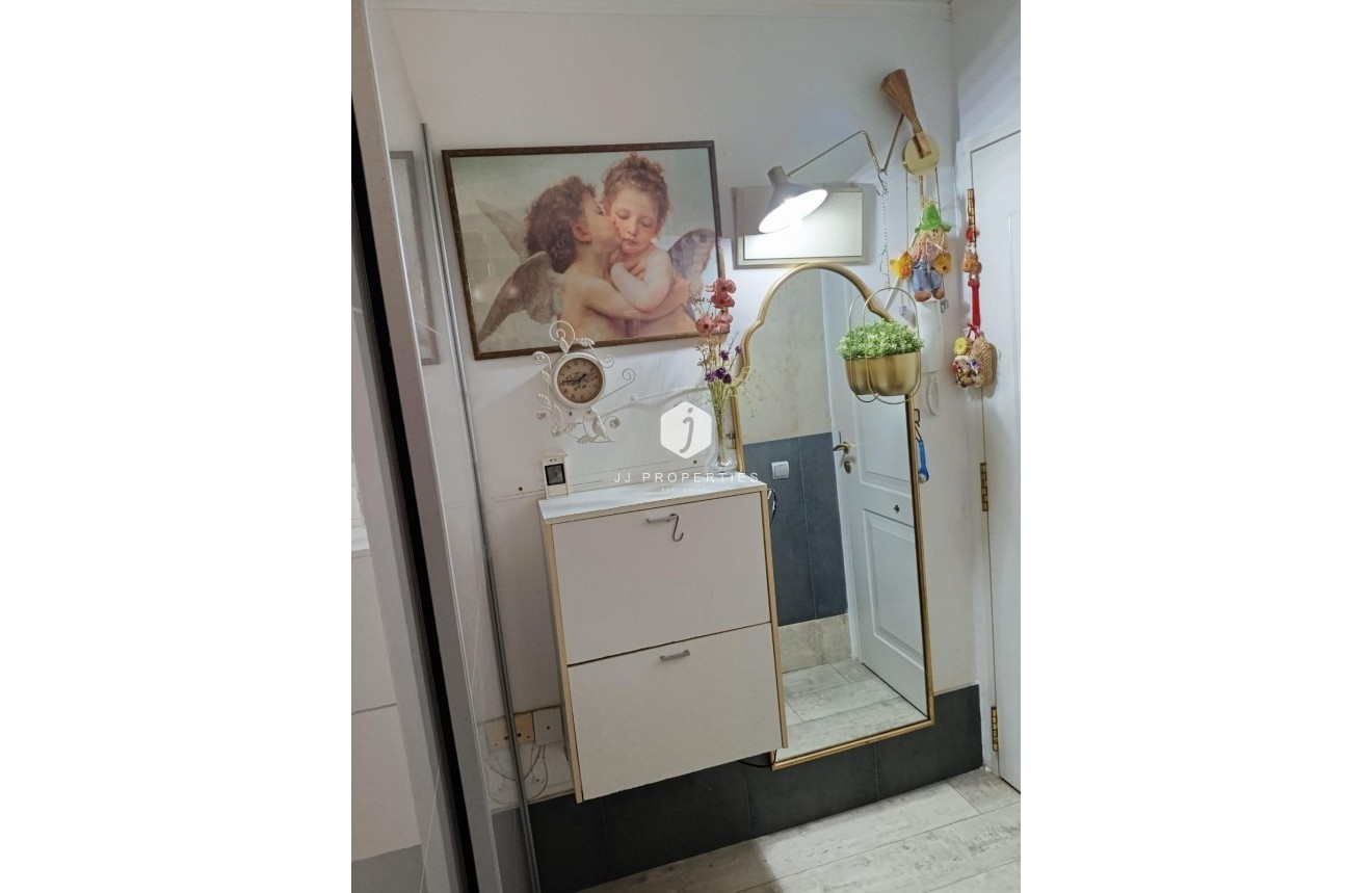 Z drugiej ręki - Mieszkanie w bloku -
Torrevieja