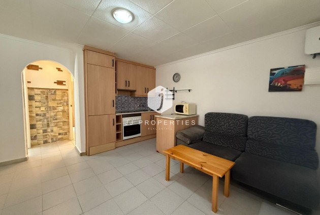 Resale - Chalet -
Torrevieja - La Siesta - El Salado - Torreta