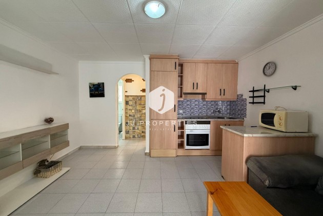 Resale - Chalet -
Torrevieja - La Siesta - El Salado - Torreta