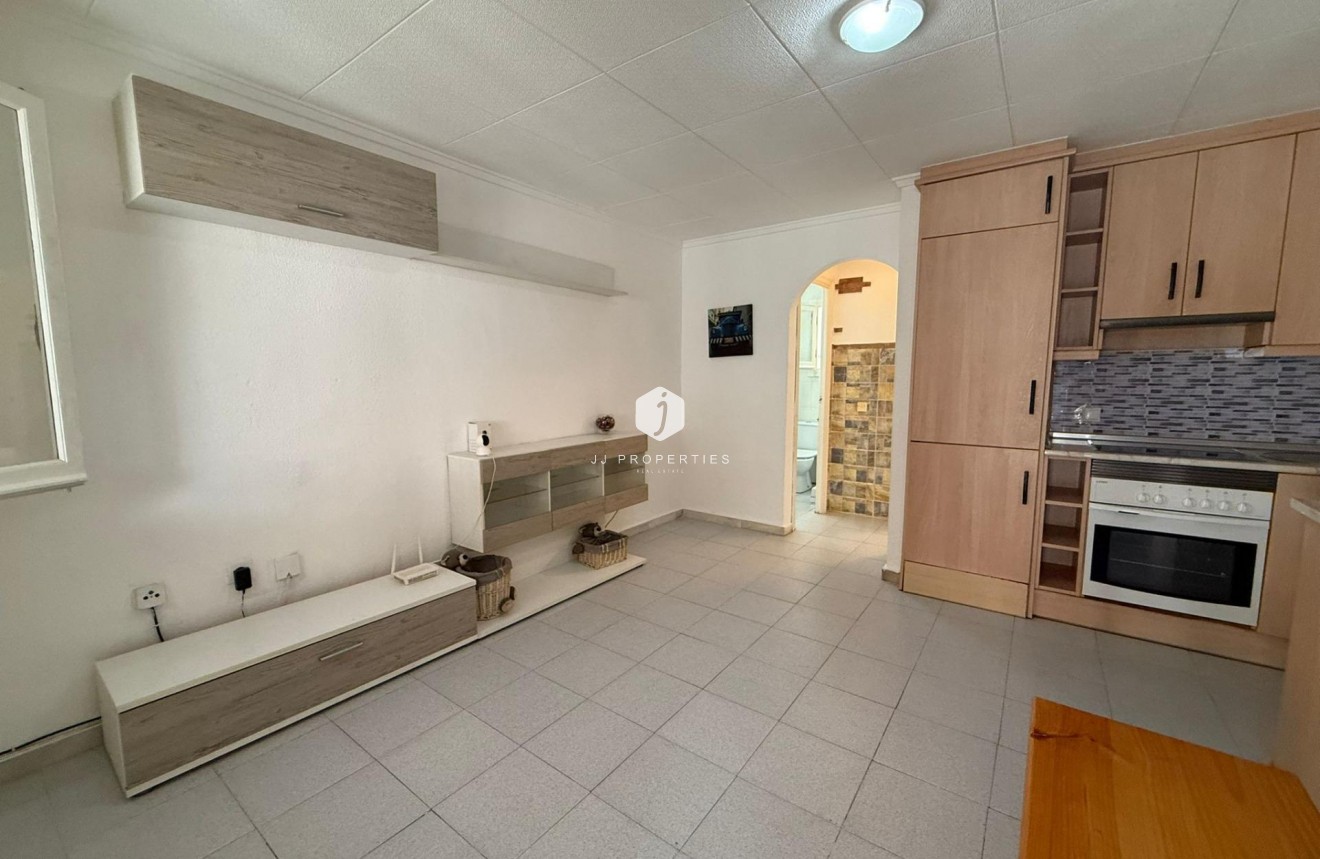 Resale - Chalet -
Torrevieja - La Siesta - El Salado - Torreta