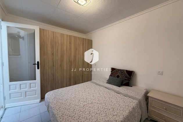 Resale - Chalet -
Torrevieja - La Siesta - El Salado - Torreta