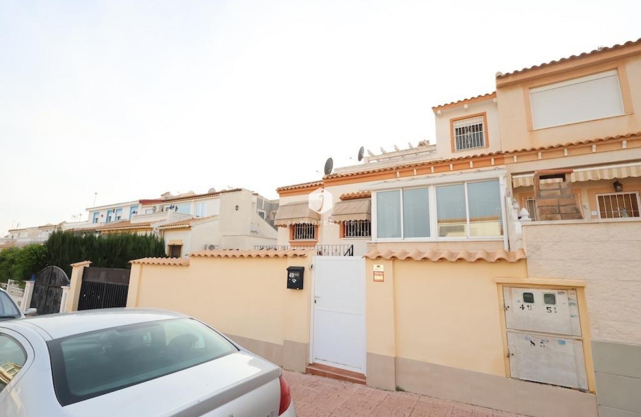Resale - Chalet -
Orihuela Costa - Costa Blanca