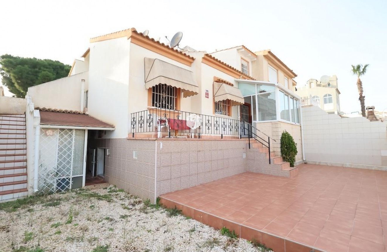 Resale - Chalet -
Orihuela Costa - Costa Blanca