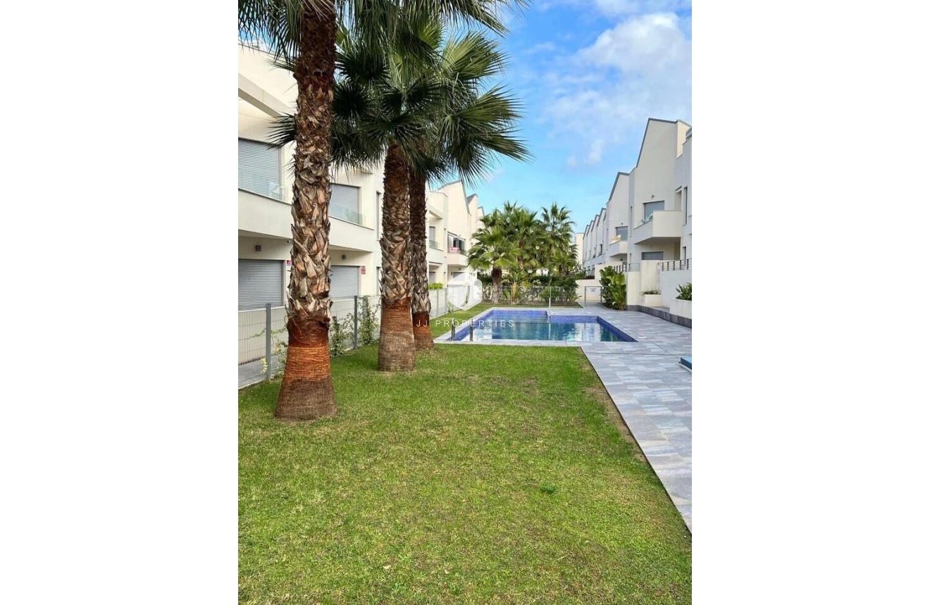 Resale - Apartment / flat -
Torrevieja - Costa Blanca