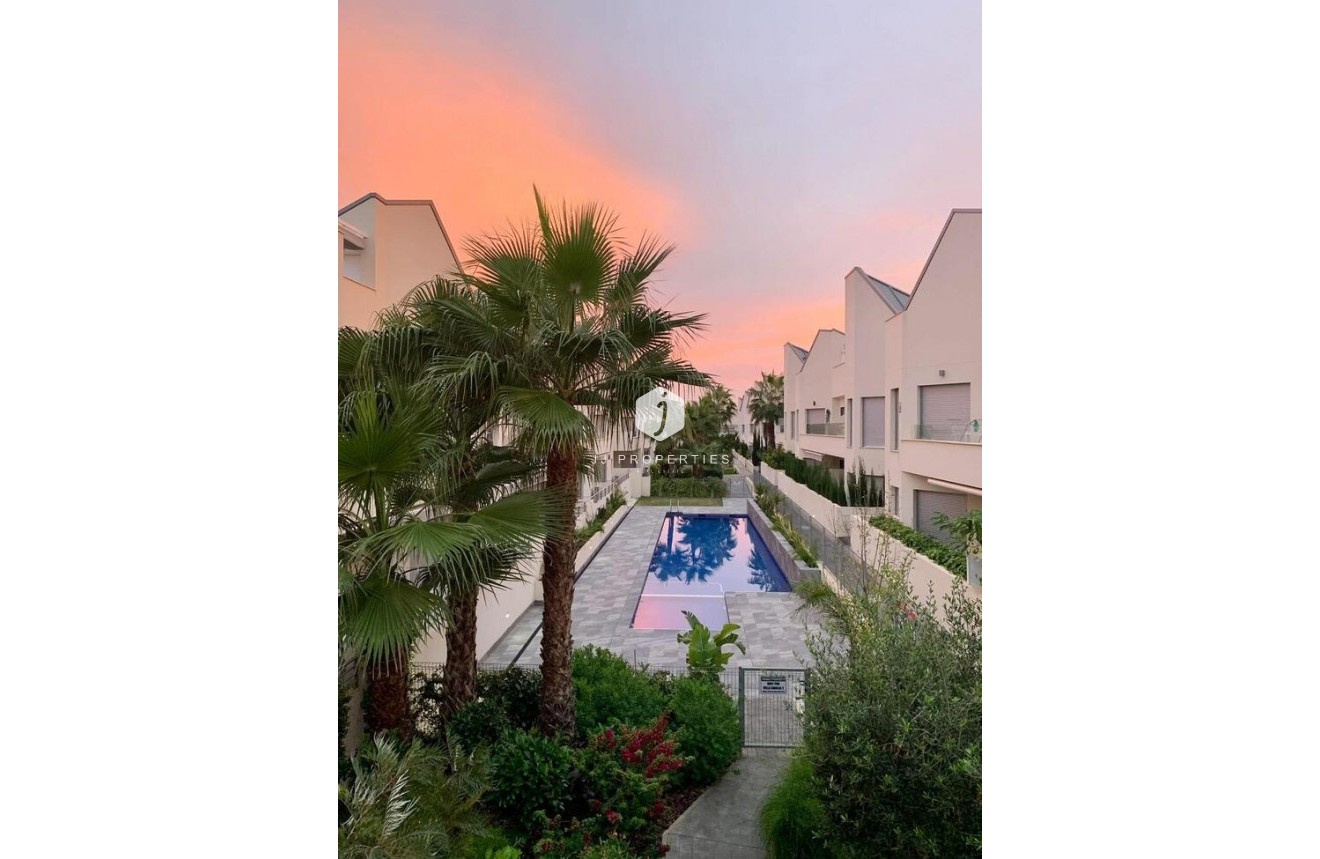 Resale - Apartment / flat -
Torrevieja - Costa Blanca