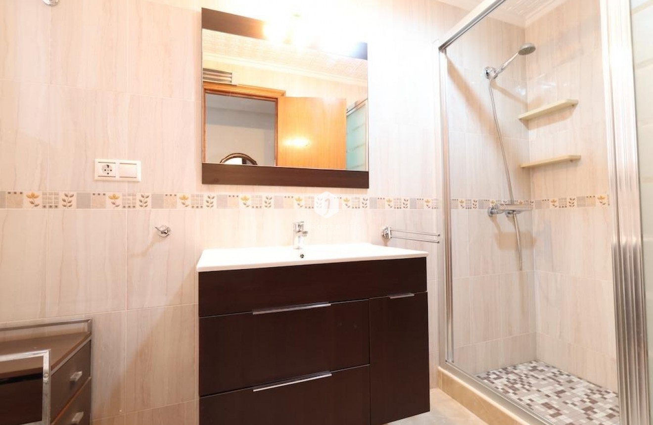 Resale - Apartment / flat -
Torrevieja - Costa Blanca