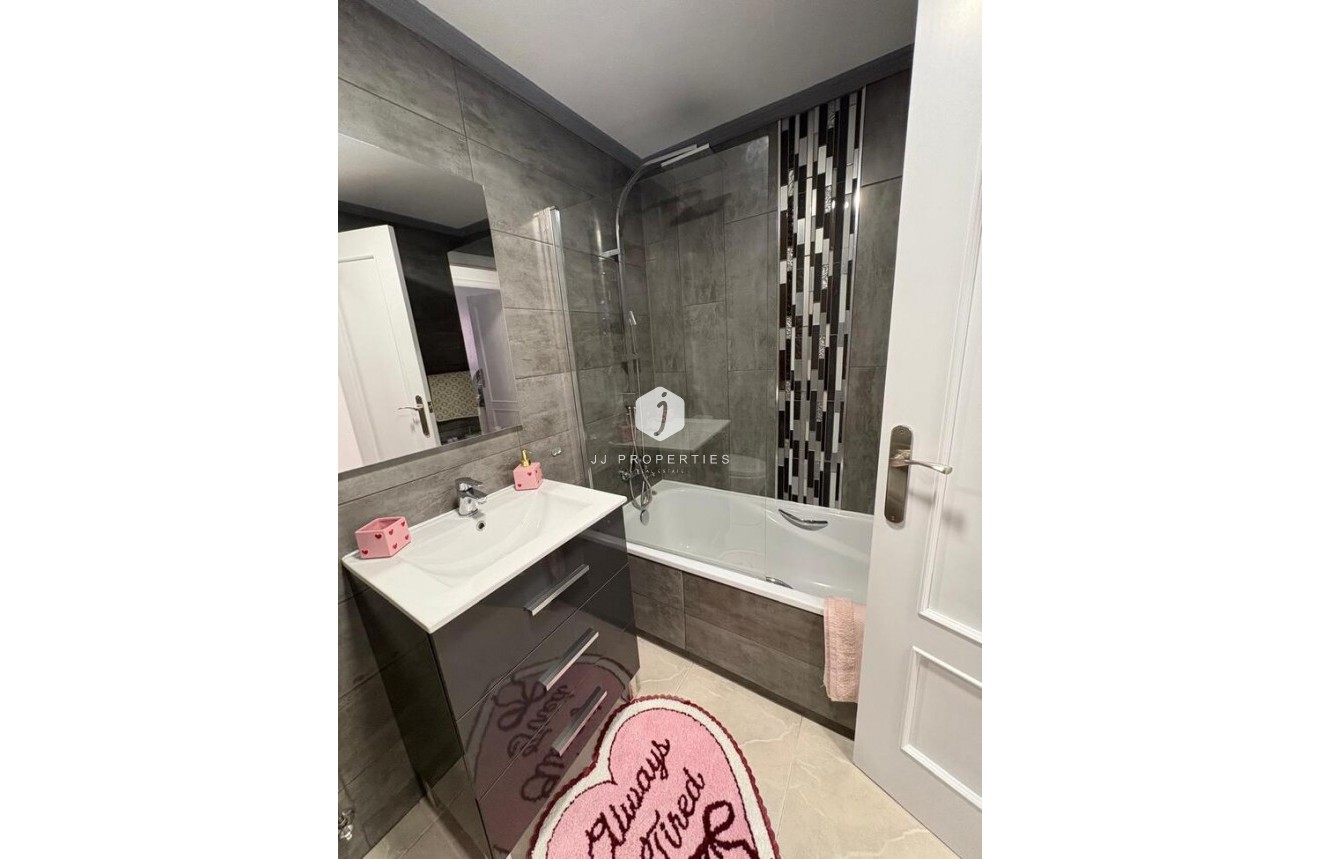 Resale - Penthouse -
Playa Flamenca - Costa Blanca