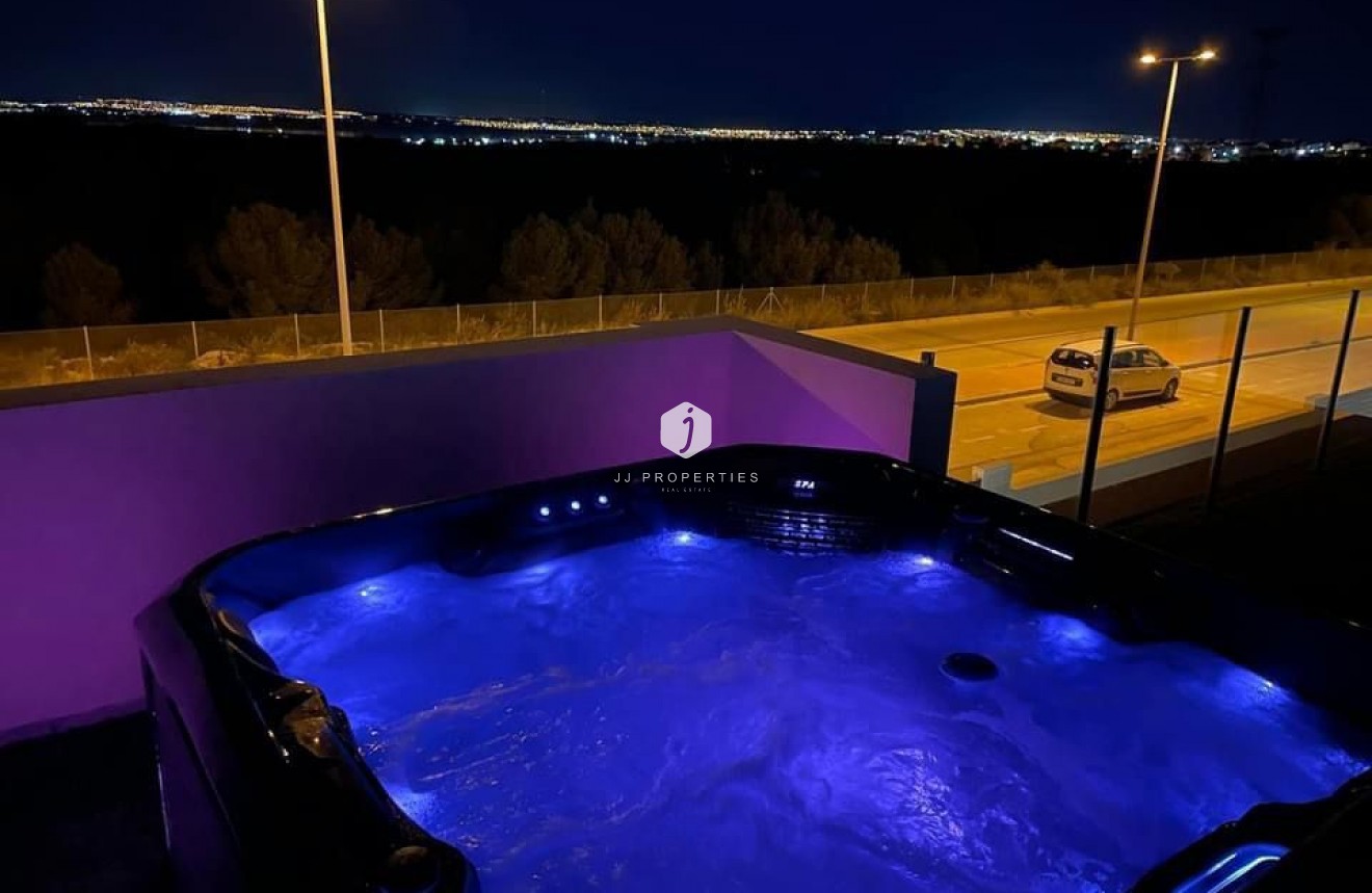 Resale - Villa -
Orihuela Costa - Costa Blanca