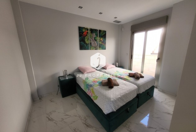 Resale - Villa -
Orihuela Costa - Costa Blanca