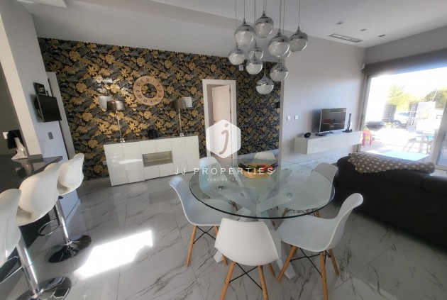 Resale - Villa -
Orihuela Costa - Costa Blanca