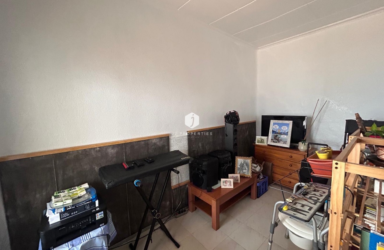 Resale - Villa -
Jacarilla - Inland