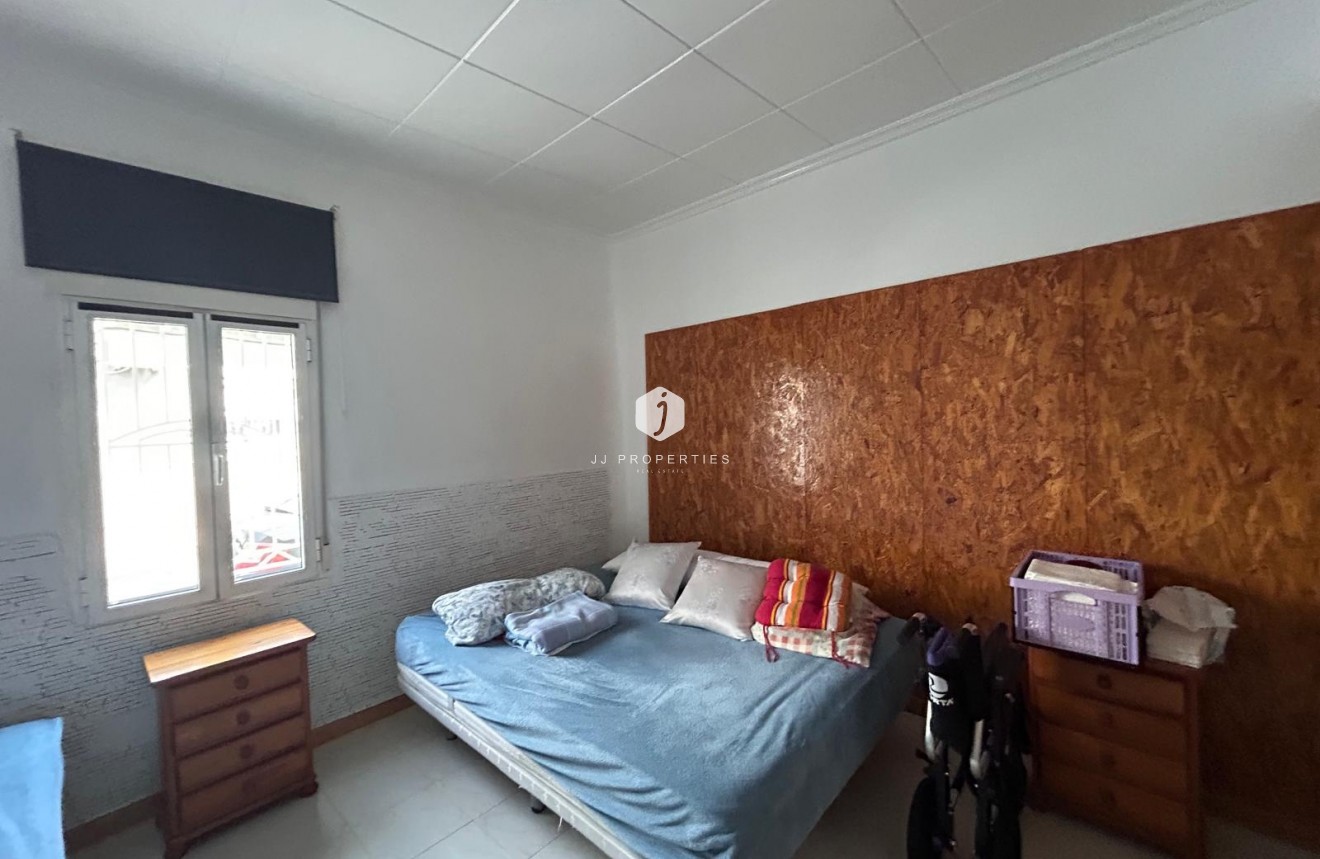 Resale - Villa -
Jacarilla - Inland