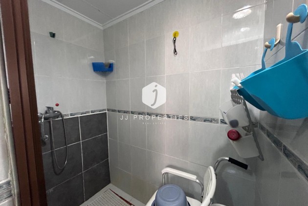 Resale - Villa -
Jacarilla - Inland