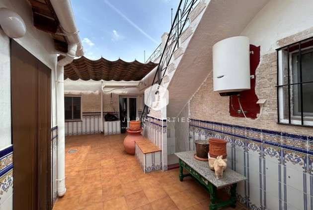 Resale - Villa -
Jacarilla - Inland