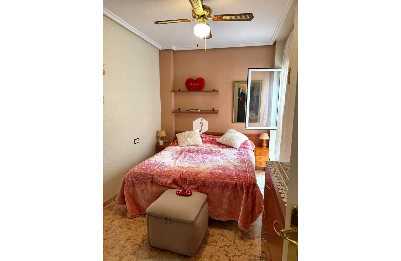 Resale - Apartment / flat -
Torrevieja - Playa del Cura