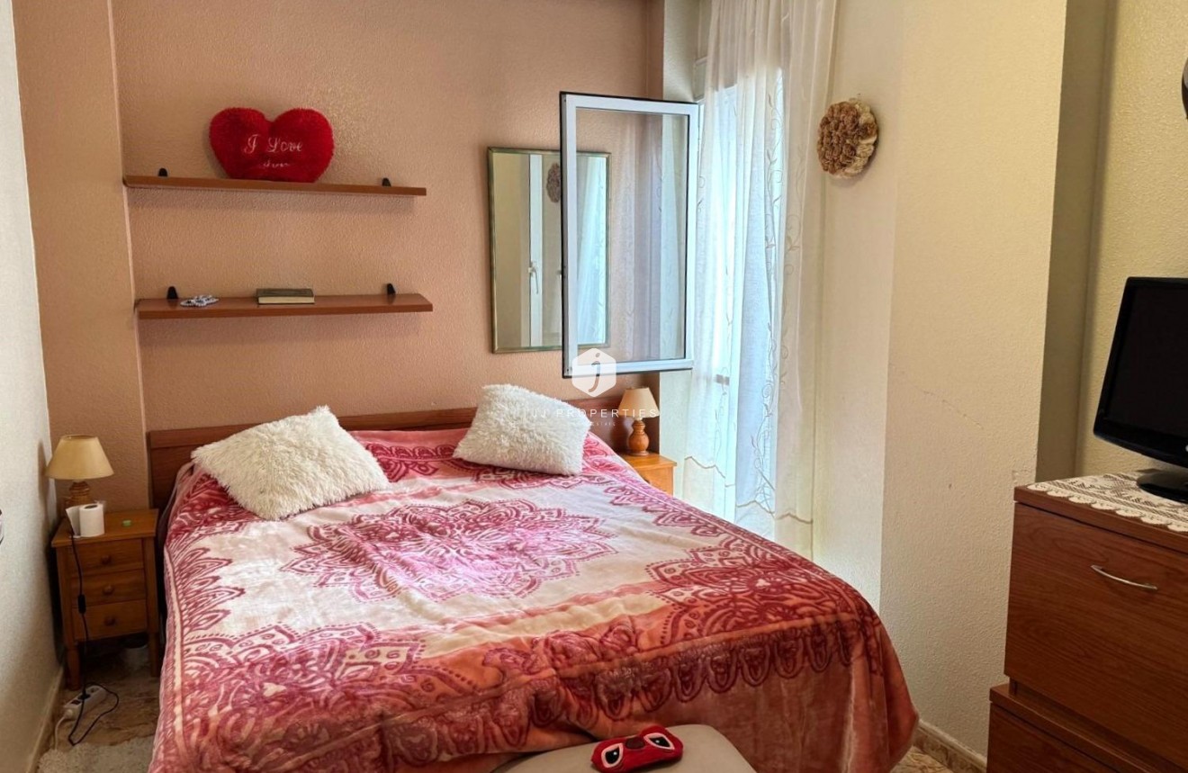 Resale - Apartment / flat -
Torrevieja - Playa del Cura