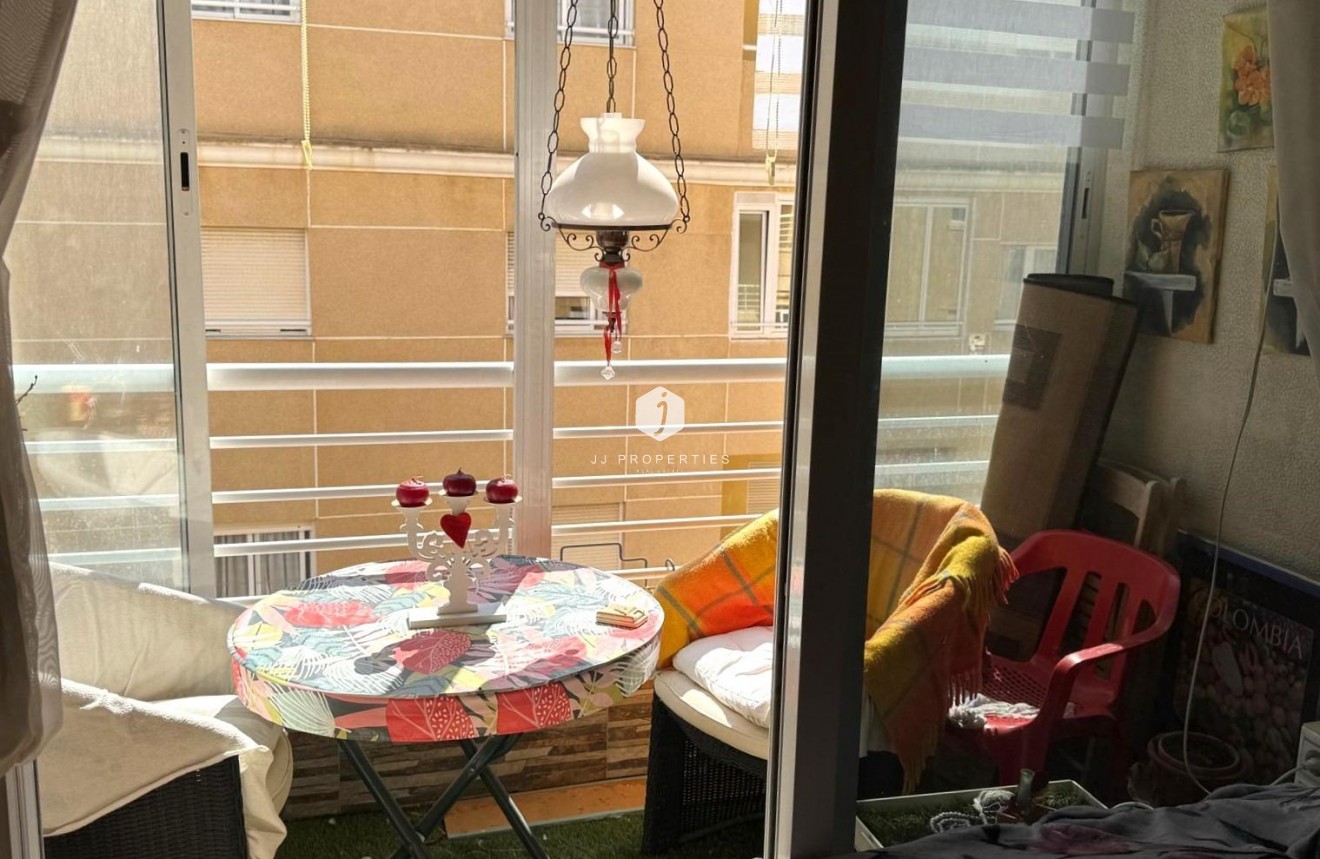 Resale - Apartment / flat -
Torrevieja - Playa del Cura