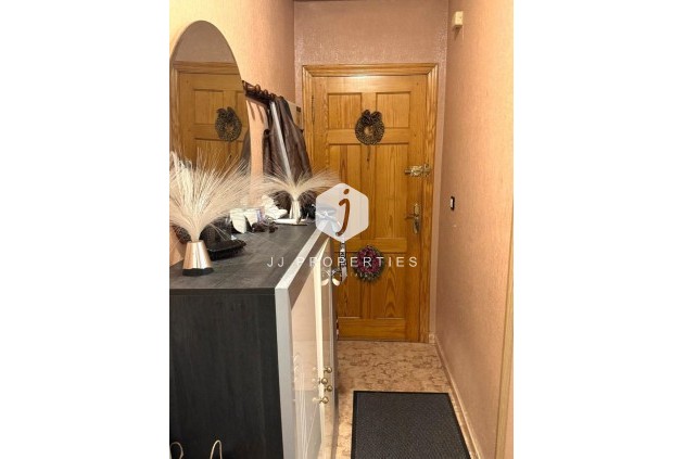 Resale - Apartment / flat -
Torrevieja - Playa del Cura