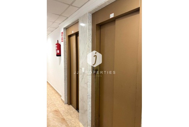 Resale - Apartment / flat -
Torrevieja - Playa del Cura