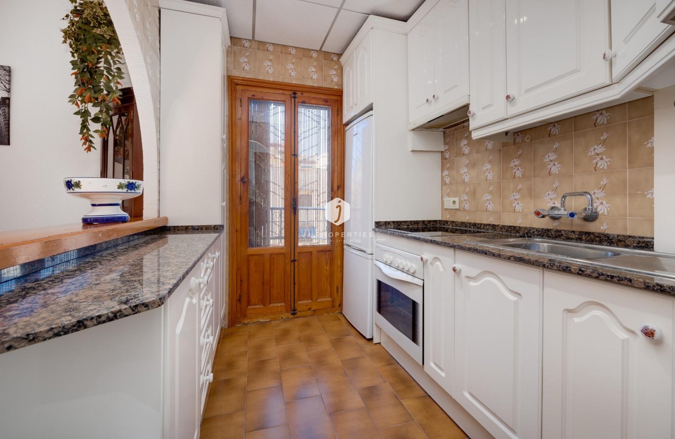 Resale - Bungalow -
Torrevieja - La Mata