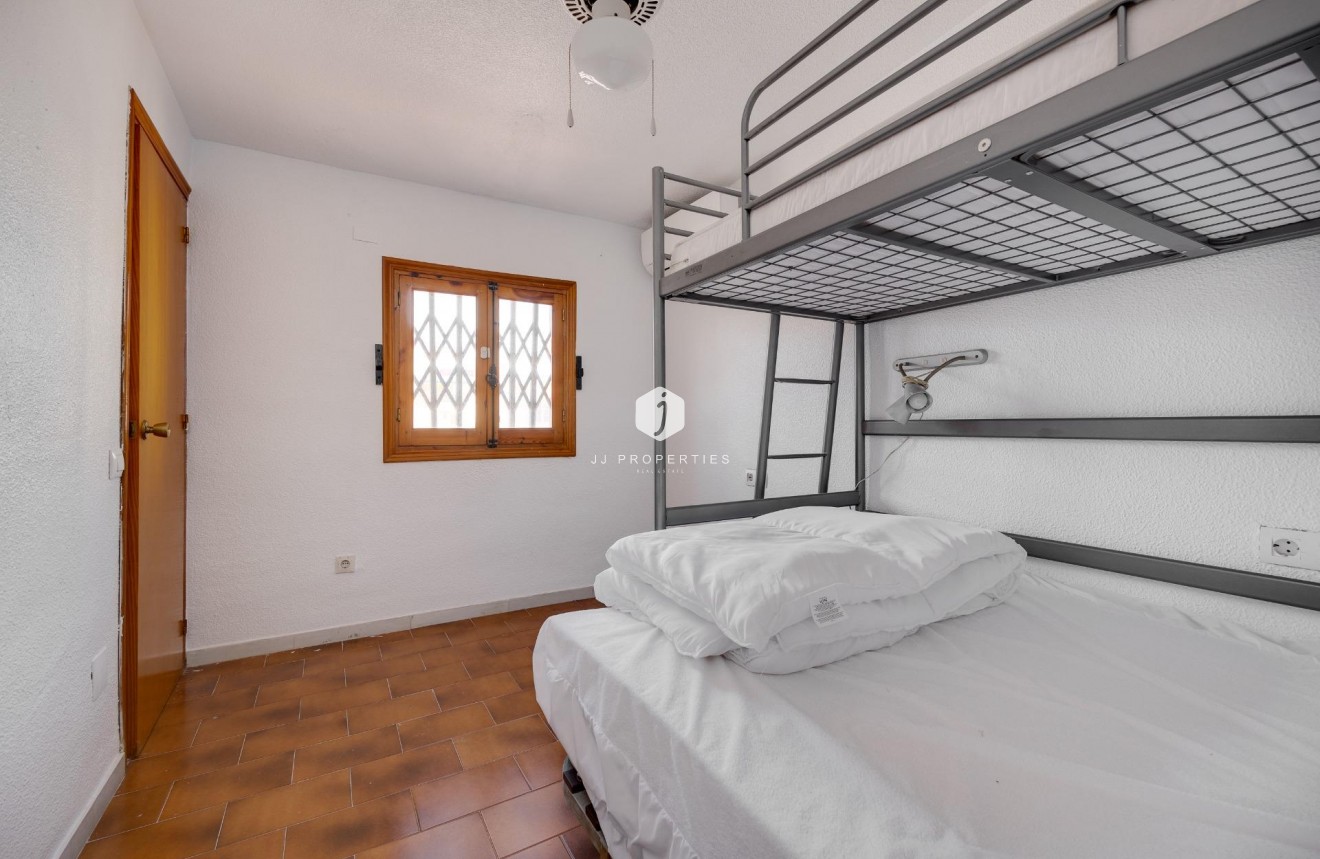 Resale - Bungalow -
Torrevieja - La Mata