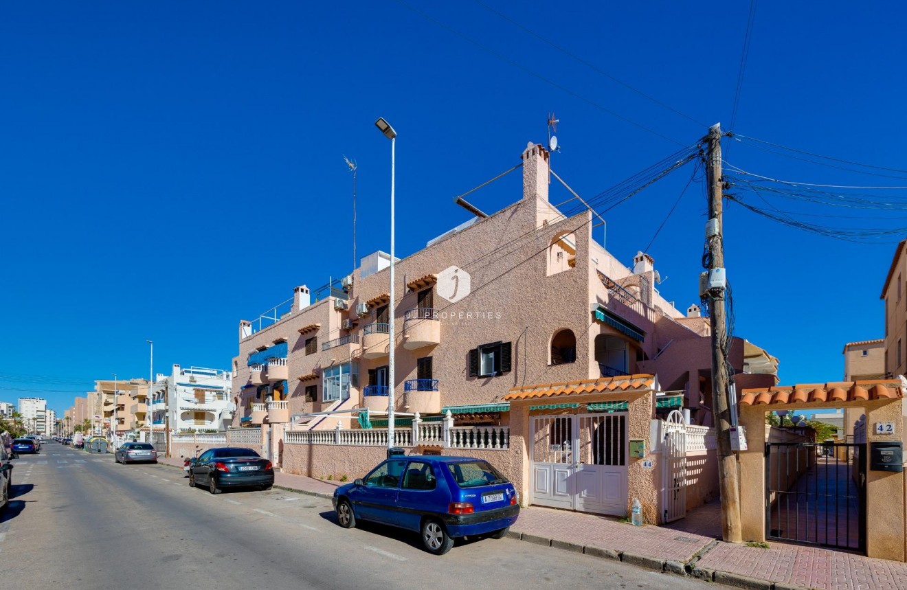 Resale - Bungalow -
Torrevieja - La Mata