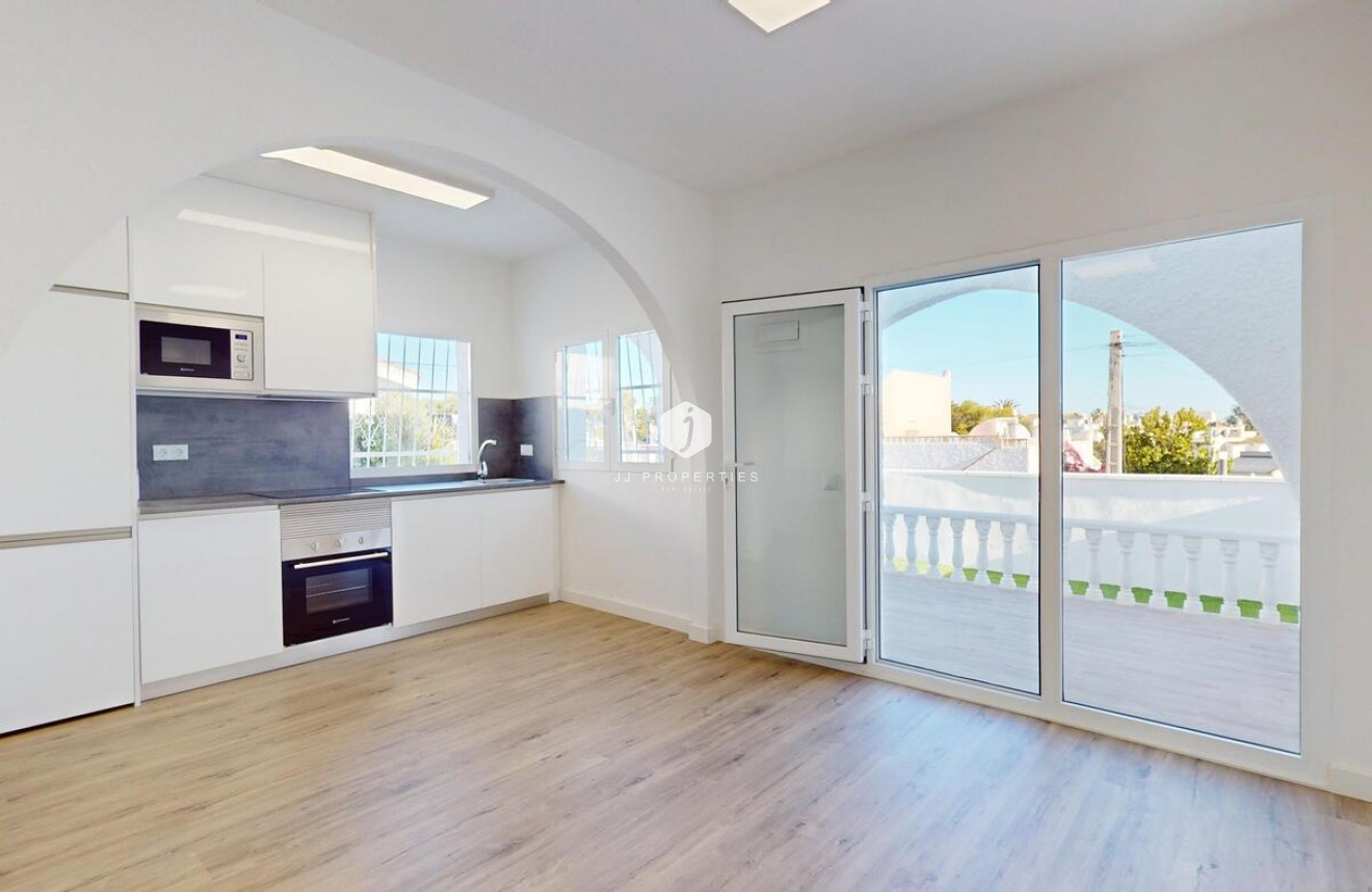 D'occasion - Bungalow -
Orihuela Costa - Costa Blanca