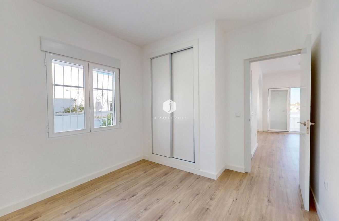 D'occasion - Bungalow -
Orihuela Costa - Costa Blanca