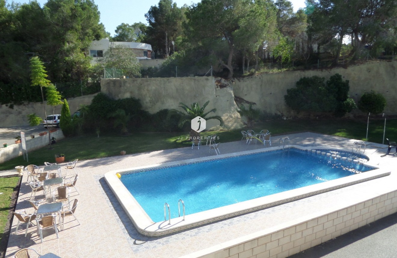 Resale - Apartment / flat -
Los Balcones - Costa Blanca