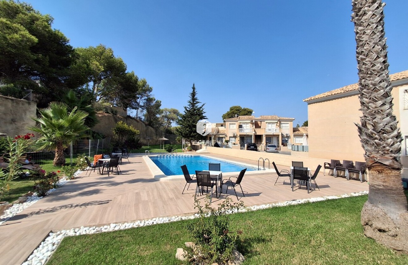 Resale - Apartment / flat -
Los Balcones - Costa Blanca