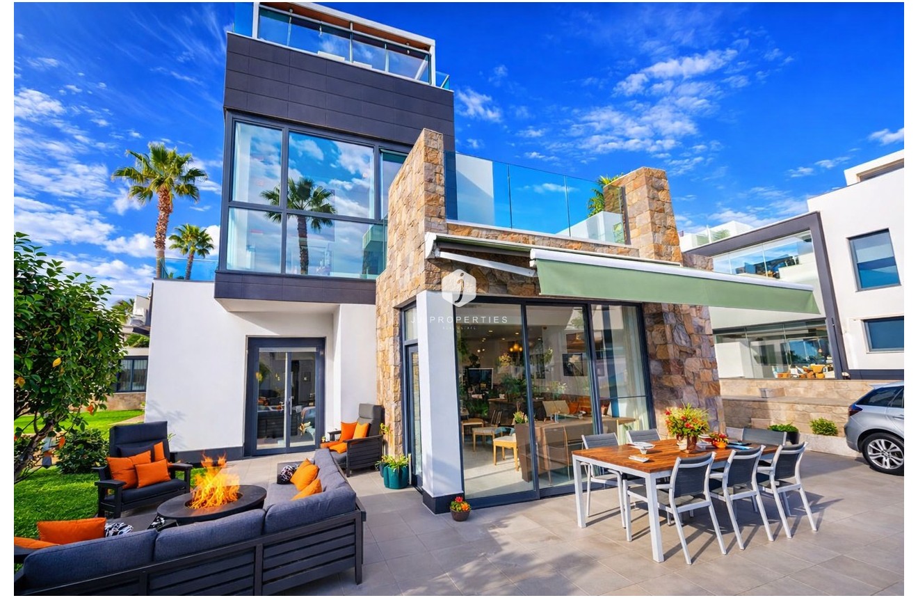 D'occasion - Villa -
Cabo Roig - Costa Blanca