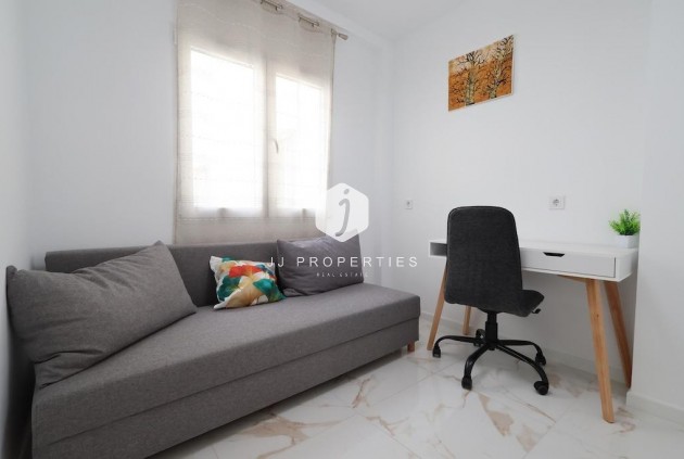 Resale - Apartment / flat -
Torrevieja - Costa Blanca