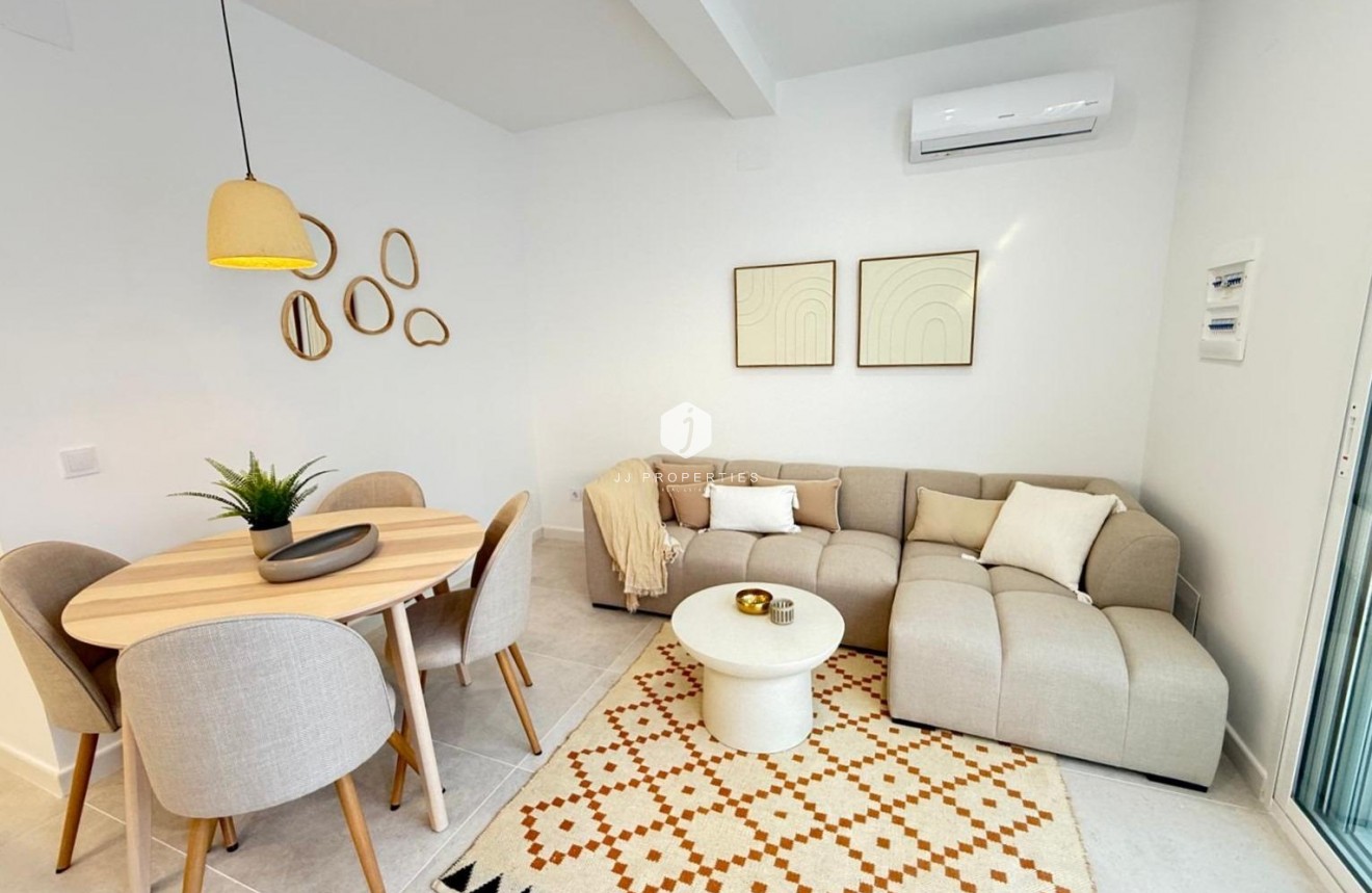 Resale - Villa -
Torrevieja - El chaparral