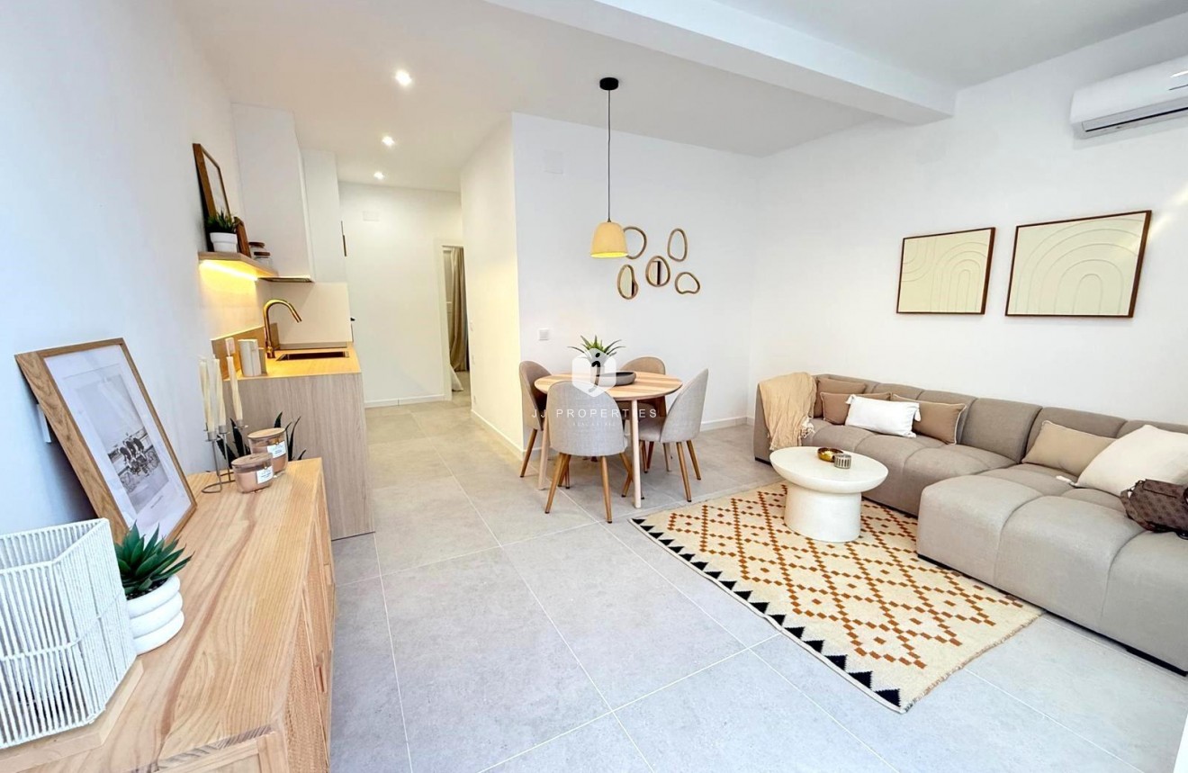 Resale - Villa -
Torrevieja - El chaparral