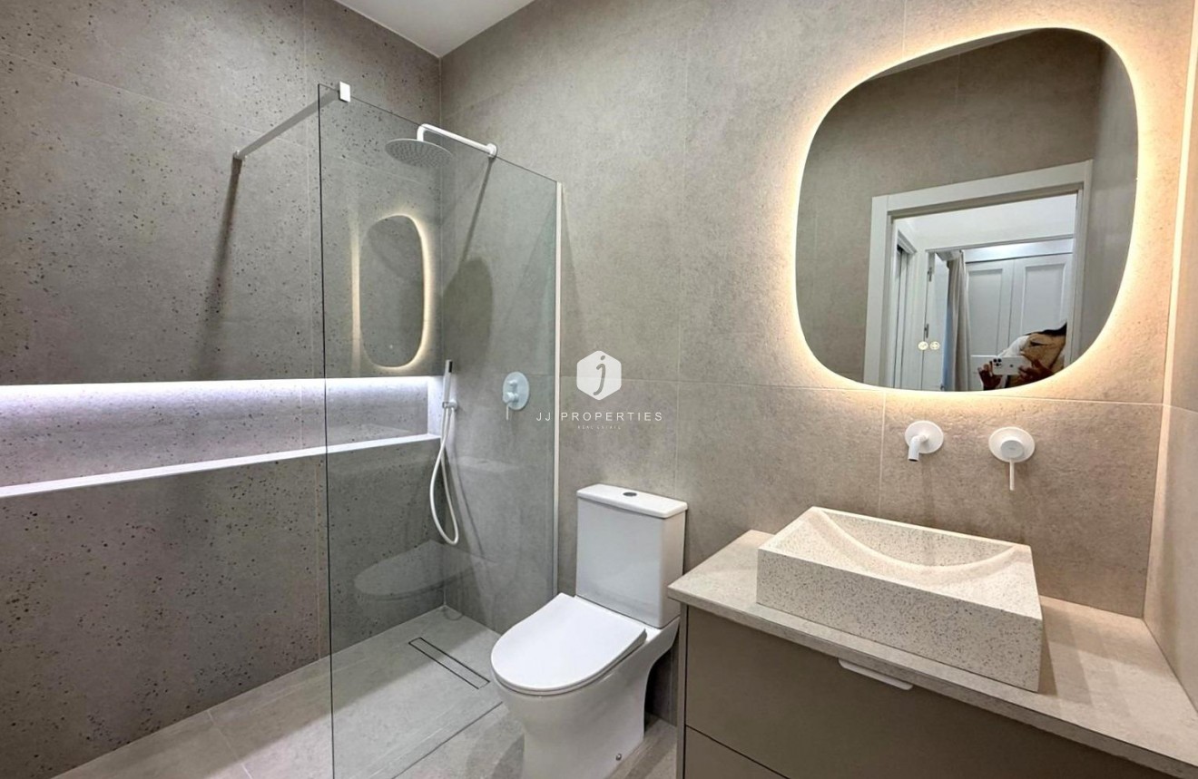 Resale - Villa -
Torrevieja - El chaparral