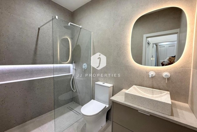 Resale - Villa -
Torrevieja - El chaparral