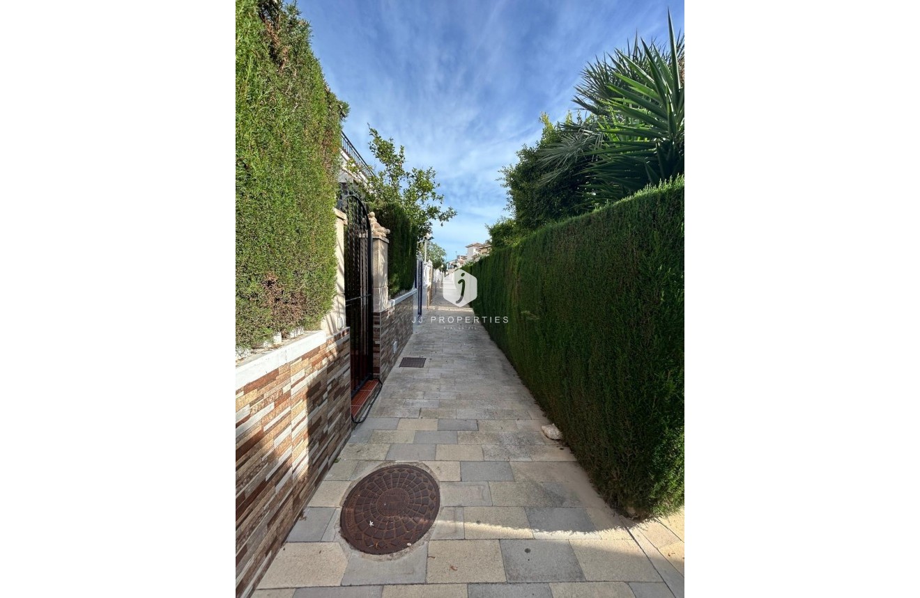 Resale - Duplex -
Orihuela Costa - Punta Prima