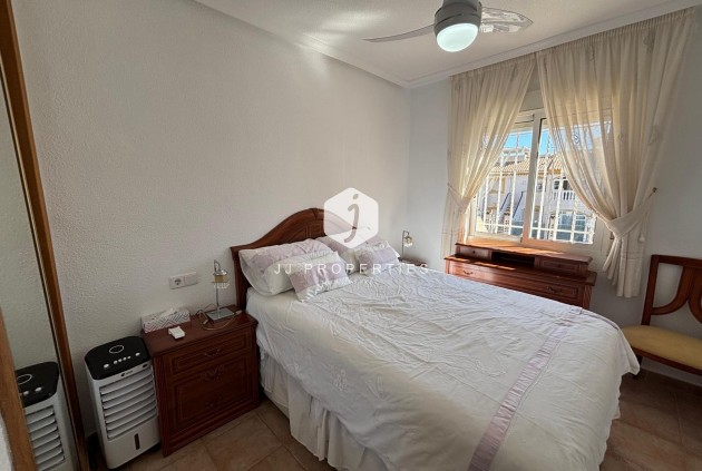 Resale - Bungalow -
Torrevieja