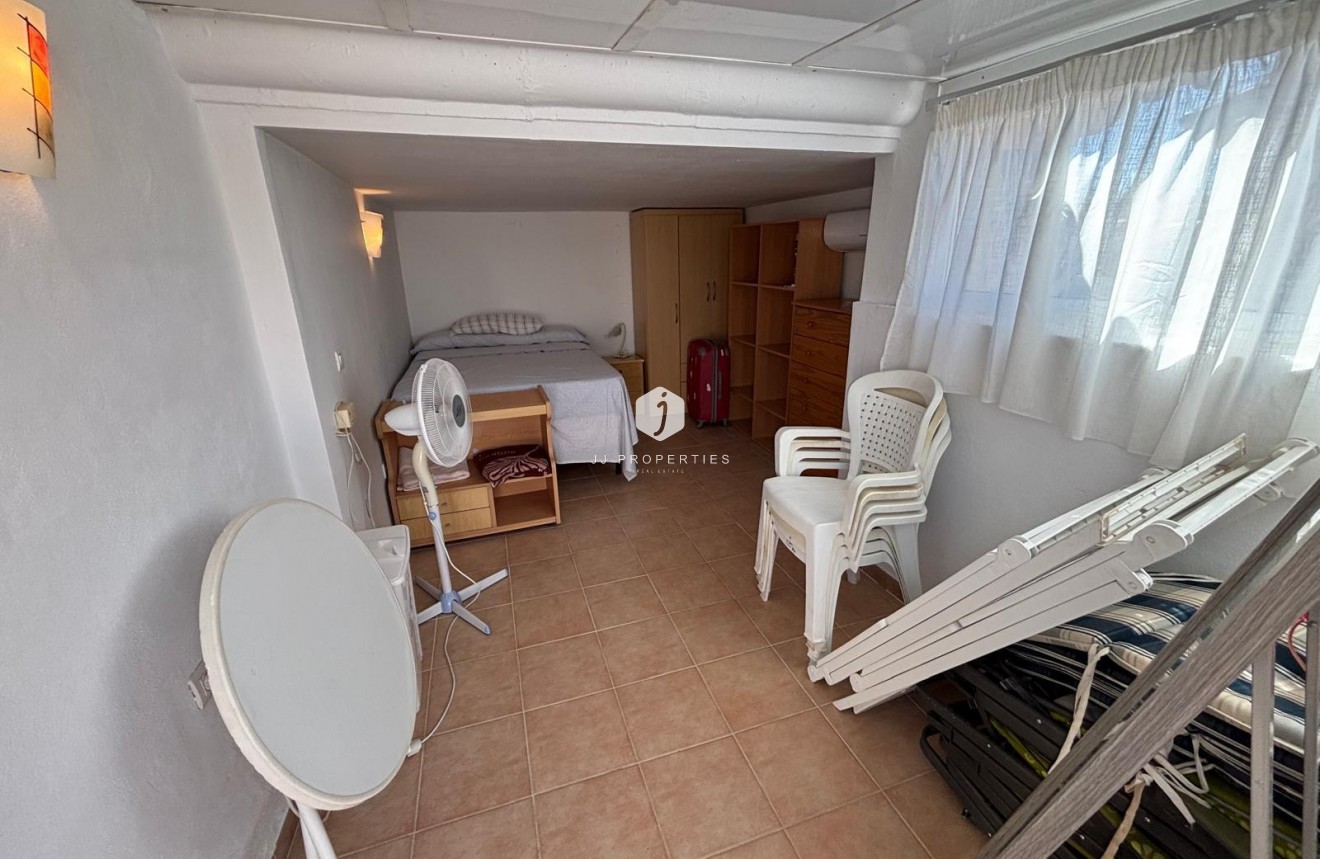 Resale - Bungalow -
Torrevieja