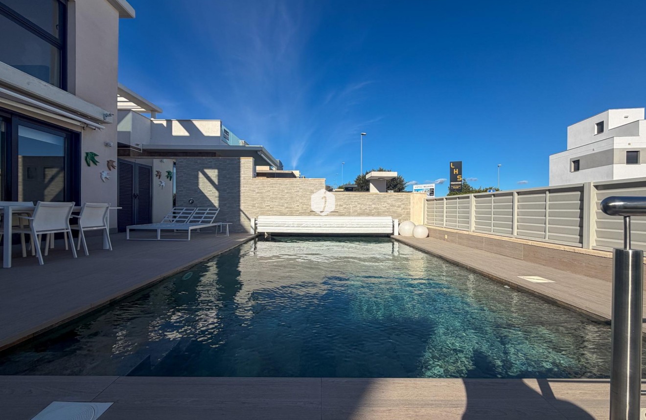 Resale - Villa -
San Miguel de Salinas - Bellavista