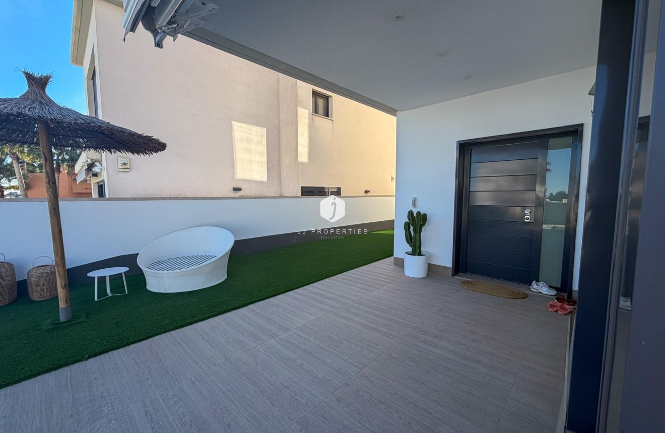 Resale - Villa -
San Miguel de Salinas - Bellavista