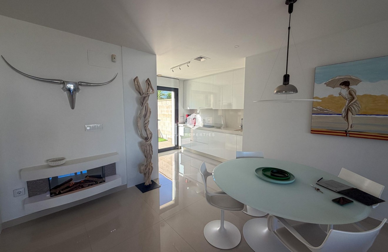 Resale - Villa -
San Miguel de Salinas - Bellavista