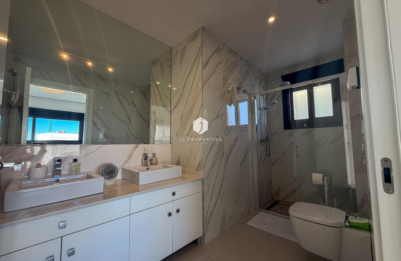 Resale - Villa -
San Miguel de Salinas - Bellavista