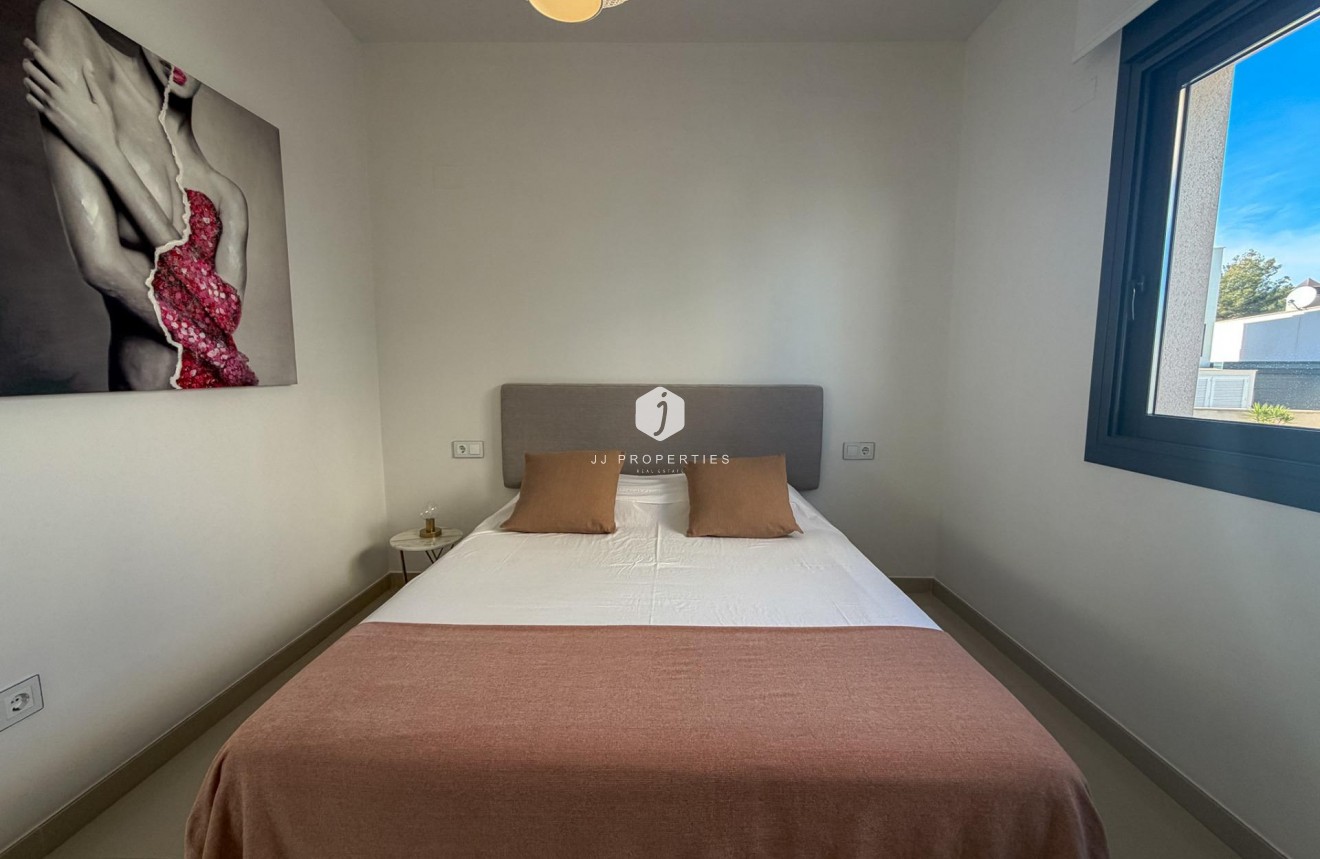 Resale - Villa -
San Miguel de Salinas - Bellavista