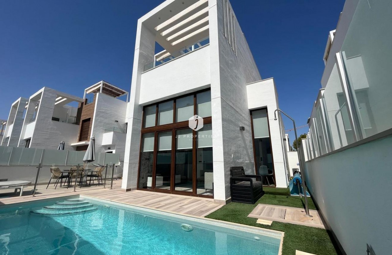 D'occasion - Villa -
Los Balcones - Costa Blanca