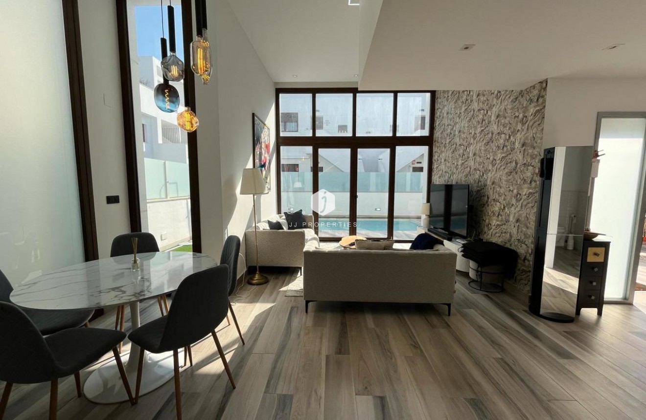 D'occasion - Villa -
Los Balcones - Costa Blanca