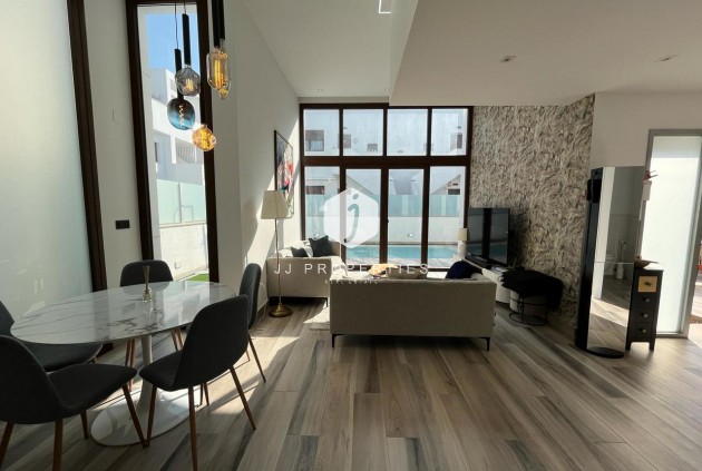 D'occasion - Villa -
Los Balcones - Costa Blanca