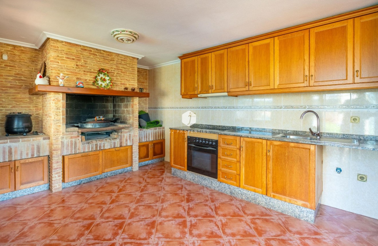 Resale - Villa -
Torrevieja - El chaparral