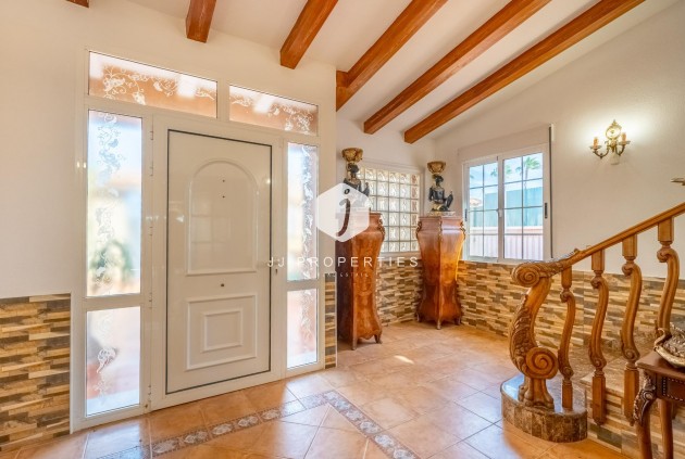 Resale - Villa -
Torrevieja - El chaparral