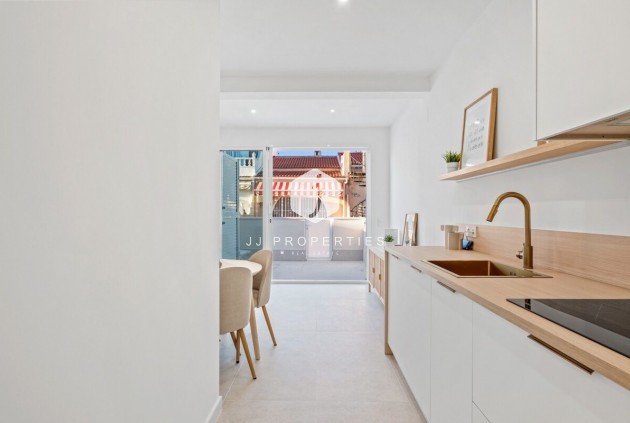 Resale - Bungalow -
Torrevieja - Costa Blanca